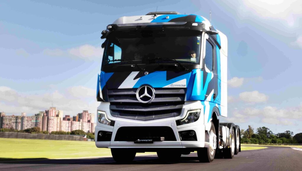 Mercedes-Benz Camiones y Buses presenta “Entrevistas en Actros 2” (1)