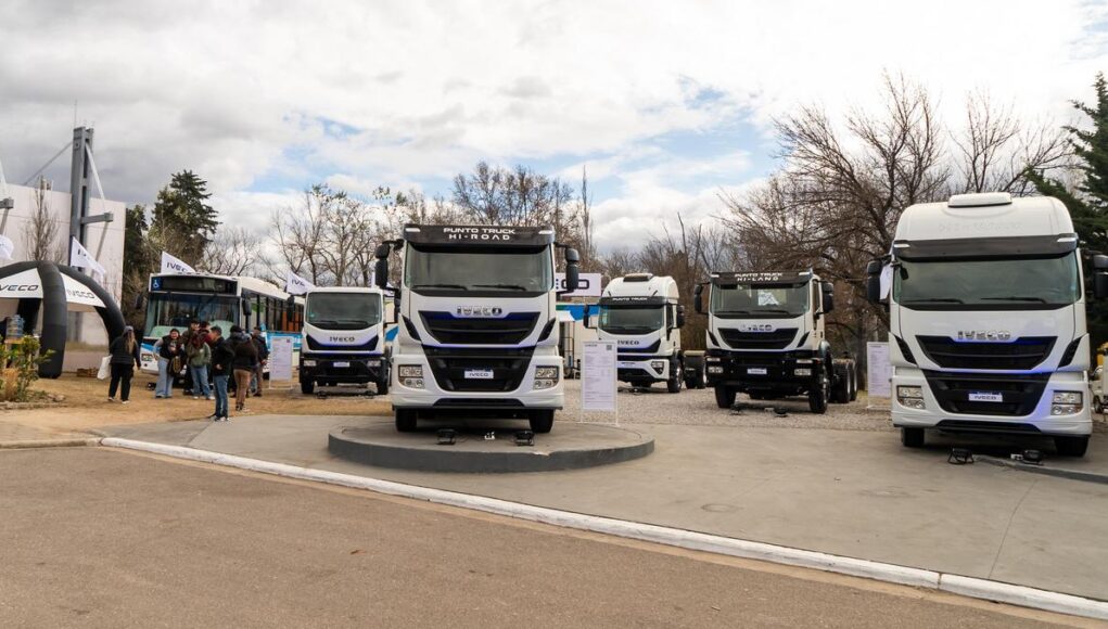 689a317fb9b392d52f9fd59b