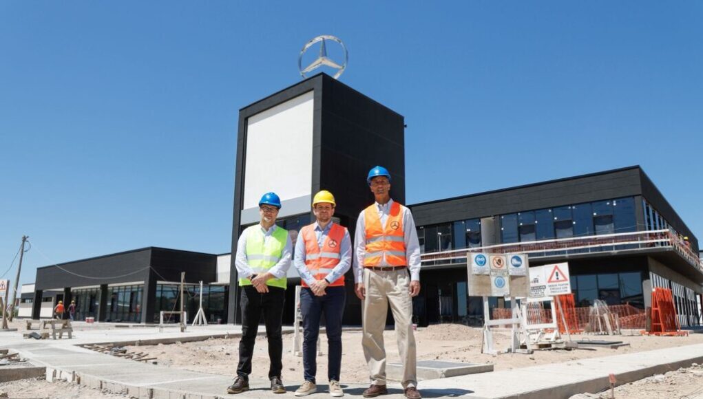 Ricardo Trindade Dir de Operaciones de MBCB con Intendente Matzkin y Raúl Barcesat CEO de MBCB (4)