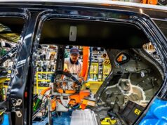 Toyota viene con las baterías a full. Nuevo centro para fabricarlas