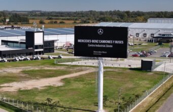 Mercedes-Benz Camiones y Buses estrena su flamante Centro Industrial Zárate