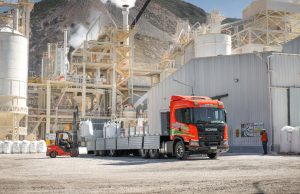 Transporte Sánchez Huerta suma 12 unidades Scania Super G460 XT