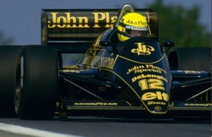 Un reloj hecho con partes del Lotus que manejara Senna