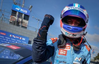 BEBU GIROLAMI NO AFLOJA EN EL TCR SOUTH AMÉRICA, HIZO LA POLE Y VA POR MÁS