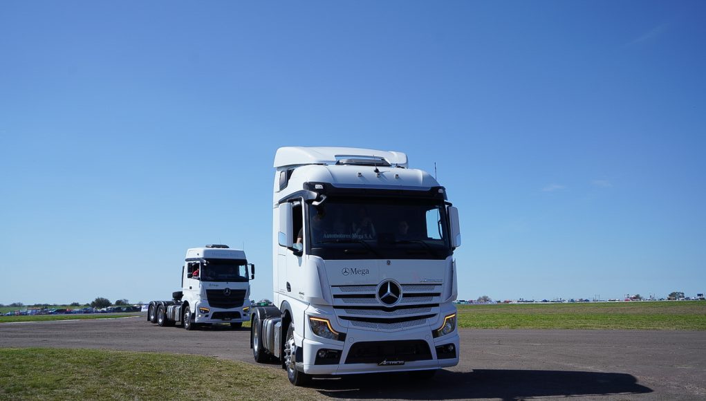 Actros 2045 y Axor 2545 en pista (1)