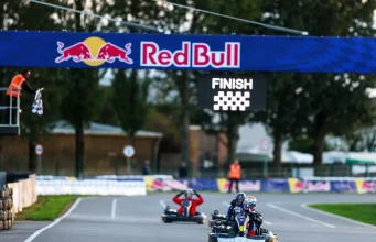 Silverstone. Verstappen precisó «demasiado» para pasar a 100 kartistas: 35 minutos!