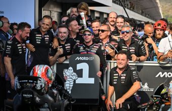 MARCO BEZZECCHI ENCABEZÓ EL 1-2-3-4 DE APRILIA EN MOTOGP